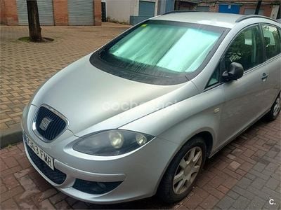 Usado Seat Altea XL Stylance 105 CV (77 kW) 2007 Gris / plata Monovolumen
