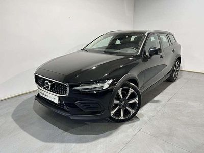Usado Volvo V60 CC Core 197 CV (144 kW) 2023 Negro Familiar