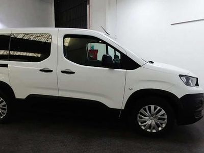 Usado Peugeot Rifter Active 102 CV (75 kW) 2021 Blanco Monovolumen