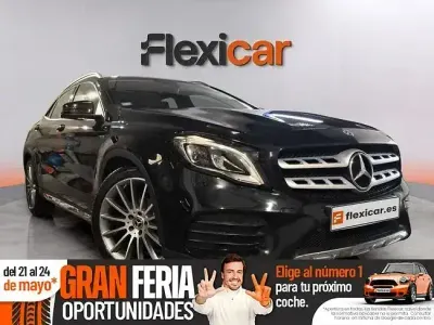 Käytetty Mercedes GLA200 156 HP (114 kW) 2019 Musta Katumaasturi