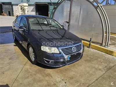 Usado VW Passat Highline 140 CV (102 kW) 2008 Azul Berlina