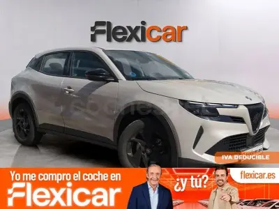 Usado Alfa Romeo Junior 136 CV (100 kW) 2025 Gris / plata SUV
