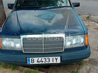 Usado Mercedes E300 231 CV (169 kW) 1991 Azul Berlina