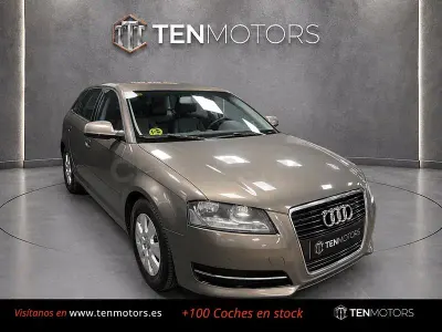 Usado Audi A3 Ambition 105 CV (77 kW) 2012 Gris / plata Utilitario