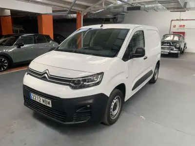 Usado Citroën Berlingo 102 CV (75 kW) 2022 Blanco Monovolumen