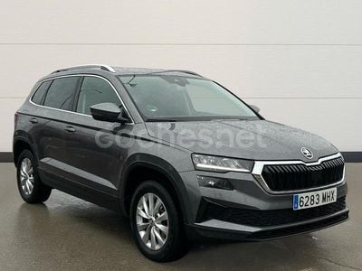 Gris Usado 2023 Skoda Karoq Ambition SUV | 24.500 € (Precio justo)