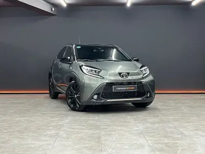 Usado Toyota Aygo X 72 CV (52 kW) 2023 Verde SUV