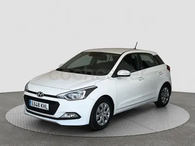 Usado Hyundai i20 100 CV (73 kW) 2018 Blanco Berlina