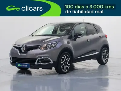 Usado Renault Captur Zen 110 CV (80 kW) 2017 Gris / plata SUV