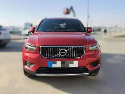 Usado Volvo XC40 Inscription 129 CV (94 kW) 2022 Rojo SUV