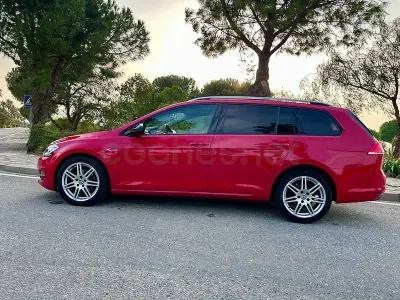 Usado VW Golf VII Sport 105 CV (77 kW) 2014 Rojo Familiar