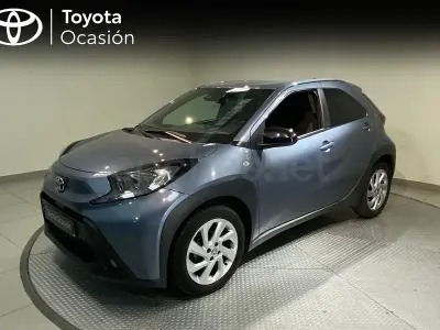 Usado Toyota Aygo X Play 72 CV (52 kW) 2024 Azul SUV