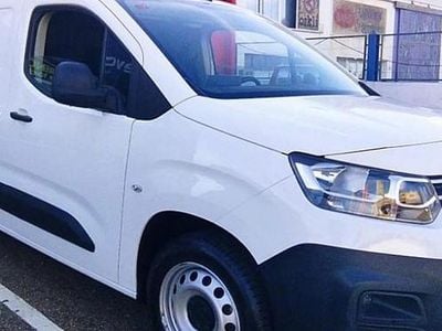 Begagnad Citroën Berlingo 102 HK (75 kW) 2019 Vit Minibuss