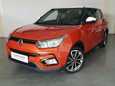 Usado Ssangyong (KGM) Tivoli Limited 128 CV (94 kW) 2019 Naranja SUV