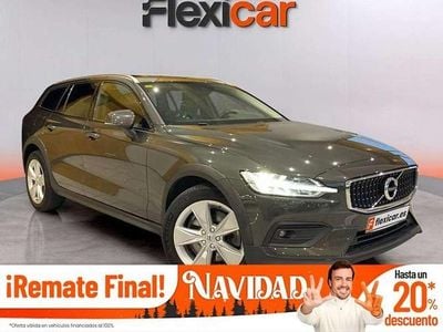 Gris Usado 2021 Volvo V60 CC Pro Familiar | 25.990 €