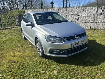 Usado VW Polo Advance 90 CV (66 kW) 2015 Gris / plata Berlina