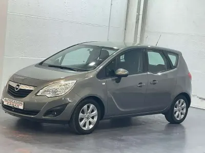 Usado Opel Meriva Excellence 110 HP (80 kW) 2012 Castanho Monovolume