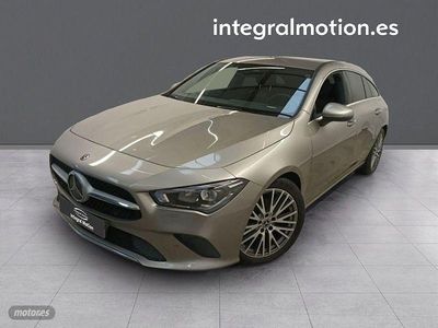 Gris Usado 2020 Mercedes CLA180 Shooting Brake Familiar | 22.900 €