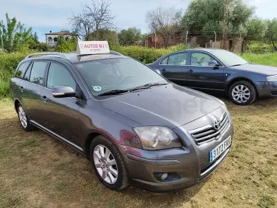Usado Toyota Avensis Sol 126 CV (92 kW) 2007 Gris / plata Familiar