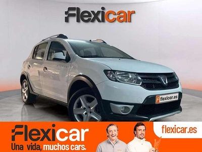 Usado Dacia Sandero Stepway 90 CV (66 kW) 2015 Blanco Utilitario