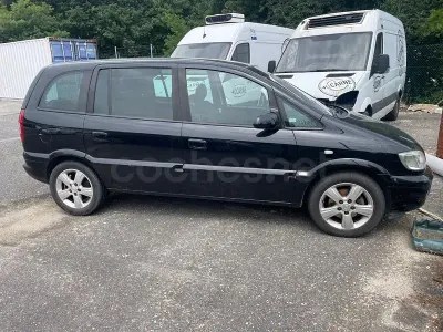Usado Opel Zafira Elegance 100 CV (73 kW) 2005 Negro Monovolumen