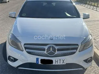 Usado Mercedes A180 Style 109 CV (80 kW) 2013 Blanco Berlina