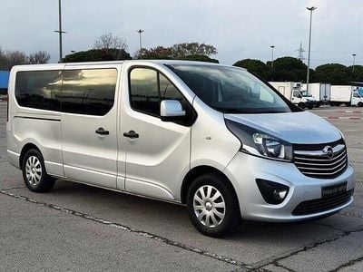Usado Opel Vivaro 125 CV (91 kW) 2017 Gris Monovolumen