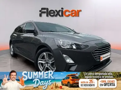 Usado Ford Focus Trend+ 120 CV (88 kW) 2020 Gris Utilitario
