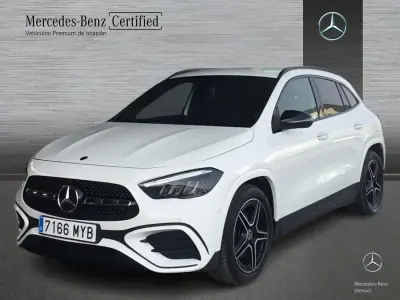 Usado Mercedes GLA200 AMG line 150 CV (110 kW) 2025 Blanco SUV
