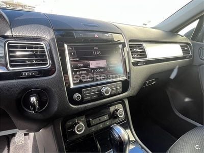 Usado VW Touareg 204 CV (150 kW) 2014 Gris / plata SUV