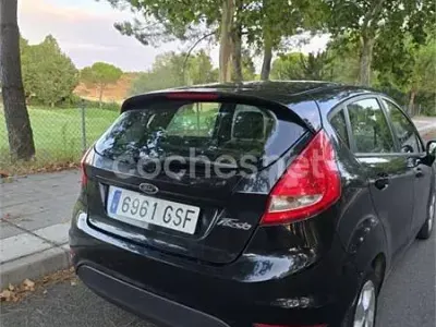 Usado Ford Fiesta Trend 82 CV (60 kW) 2009 Negro Berlina