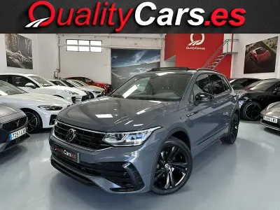 Usado VW Tiguan R-line 150 CV (110 kW) 2021 Gris / plata SUV