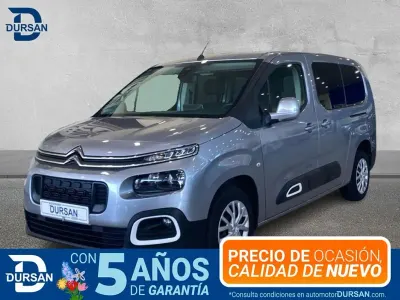 Usado Citroën Berlingo Feel 131 CV (96 kW) 2020 Gris claro Monovolumen