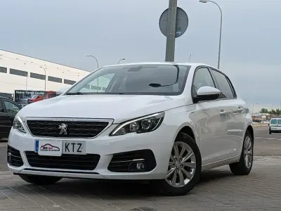 Usado Peugeot 308 Style 131 CV (96 kW) 2019 Blanco Berlina