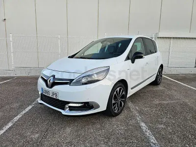 Usado Renault Scénic Bose Edition 130 CV (95 kW) 2016 Blanco Monovolumen