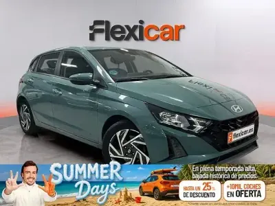 Usado Hyundai i20 100 CV (73 kW) 2024 Verde Utilitario