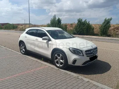 Usado Mercedes GLA200 136 CV (100 kW) 2017 Blanco SUV