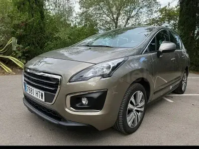 Usado Peugeot 3008 Access 115 CV (84 kW) 2013 Beige Familiar