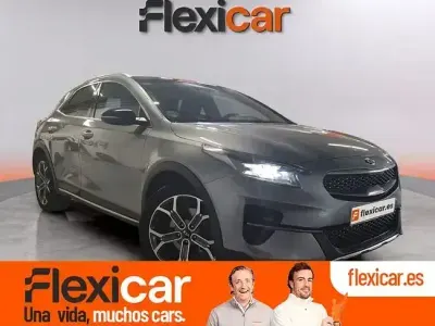Usado Kia XCeed 140 CV (102 kW) 2020 Gris SUV