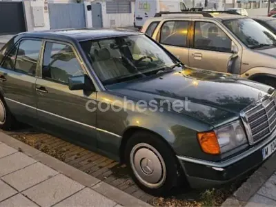 Usado Mercedes E300 Elegance 136 CV (100 kW) 1995 Verde Berlina