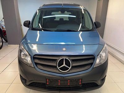 Usado Mercedes Citan 111 110 CV (80 kW) 2017 Azul Familiar