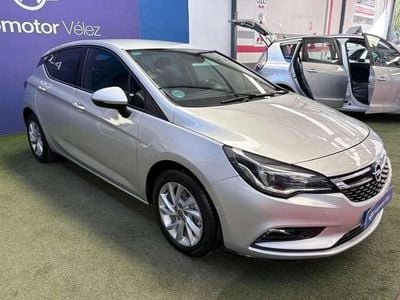 Usado Opel Astra Dynamic 136 CV (100 kW) 2019 Plateado Berlina