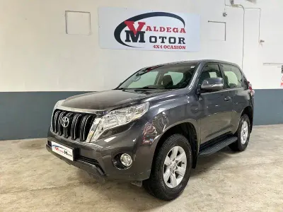 Begagnad Toyota Land Cruiser 177 HK (130 kW) 2017 Grå SUV