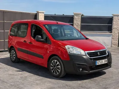 Usado Peugeot TePee Access 99 CV (72 kW) 2018 Rojo Van