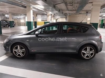 Usado Seat Leon Copa 105 CV (77 kW) 2012 Gris / plata Berlina