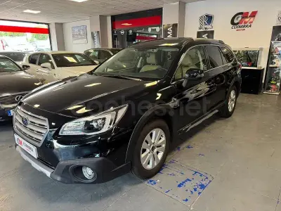Usado Subaru Outback 175 CV (128 kW) 2017 Negro Familiar