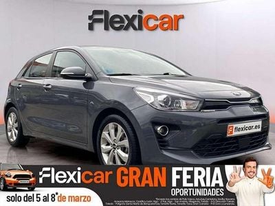 Usado Kia Rio 101 CV (74 kW) 2021 Gris Berlina