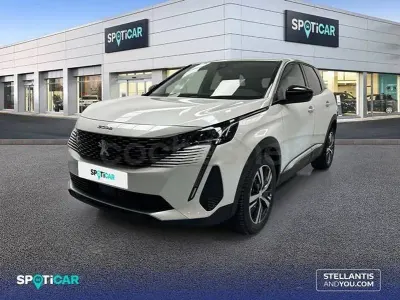 Usado Peugeot 3008 Allure 130 CV (95 kW) 2023 Blanco SUV