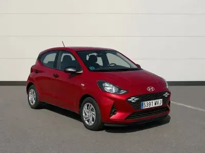 Usado Hyundai i10 67 CV (49 kW) 2024 Rojo Utilitario