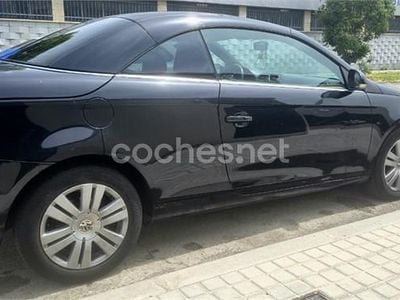 Usado VW Eos Individual 140 CV (102 kW) 2008 Negro Descapotable